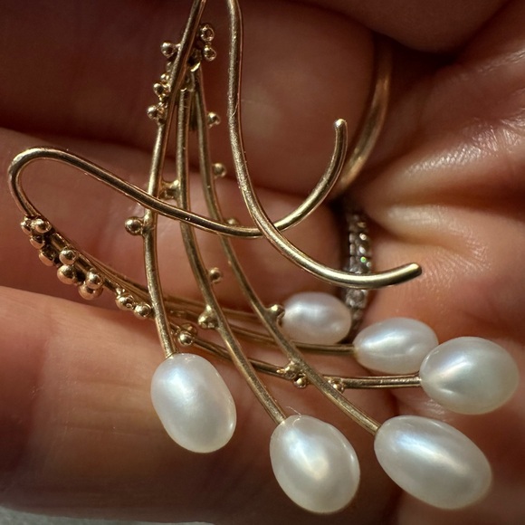 Unique Handmade Oval Pearl & Gold Granulated Earrings ~ lovely for a bride to be - Picture 5 of 7
